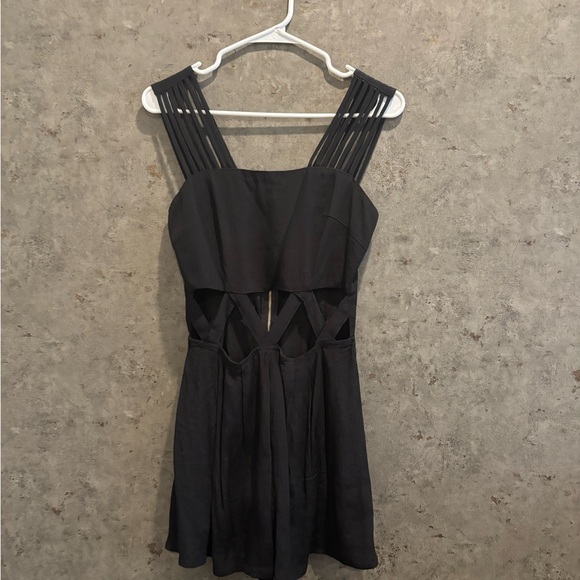 Dresses & Skirts - Elegant Black Sleeveless Dress